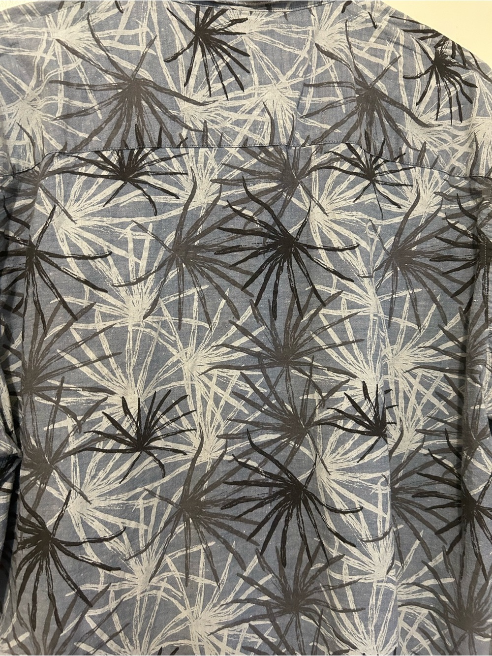 Travis Mathew Palm-Print Short Sleeve XL Multicolor Poly Cotton Spandex - Picture 7 of 8